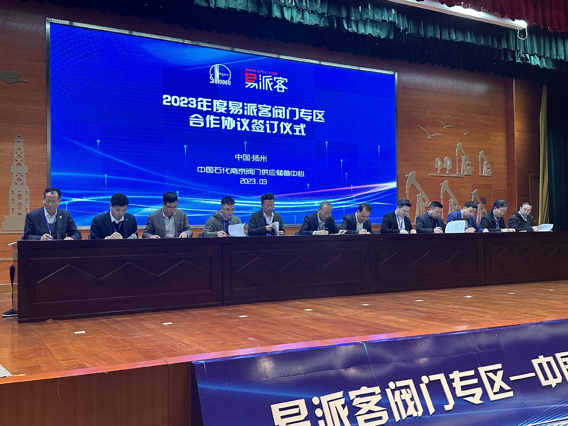 日本猛少妇色XXXXX猛叫